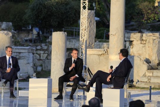 Ο Μακρόν στη Ρωμαϊκή Αγορά: Συζήτηση με τον Κυριάκο Μητσοτάκη - Τι σηματοδοτεί η επίσκεψη